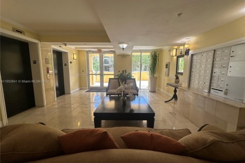 Condominio en venta en Coral Gables, Florida, 3 dormitorios, 138.89 m2 № 1075393 - foto 2