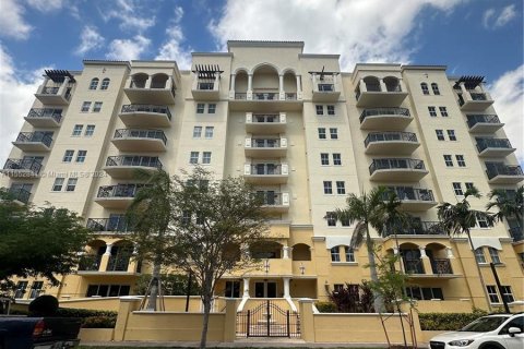 Condominio en venta en Coral Gables, Florida, 3 dormitorios, 138.89 m2 № 1075393 - foto 1