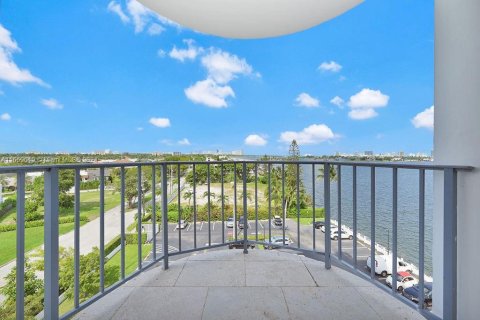 Copropriété à vendre à North Miami, Floride: 2 chambres, 108.23 m2 № 1387889 - photo 4