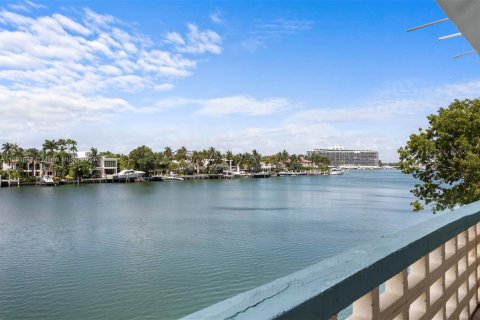 Copropriété à vendre à Miami Beach, Floride: 2337.7 m2 № 1345983 - photo 12