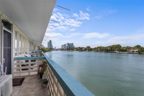 Copropriété à vendre à Miami Beach, Floride: 2337.7 m2 № 1345983 - photo 11