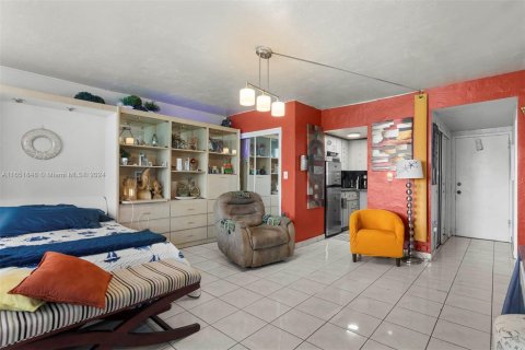 Copropriété à vendre à Miami Beach, Floride: 2337.7 m2 № 1345983 - photo 4