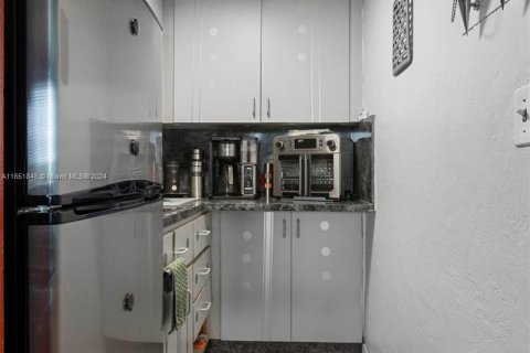 Condominio en venta en Miami Beach, Florida, 2337.7 m2 № 1345983 - foto 7