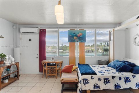 Copropriété à vendre à Miami Beach, Floride: 2337.7 m2 № 1345983 - photo 1