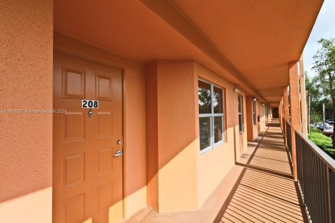 Condominio en venta en Pembroke Pines, Florida, 2 dormitorios, 112.13 m2 № 1230827 - foto 7