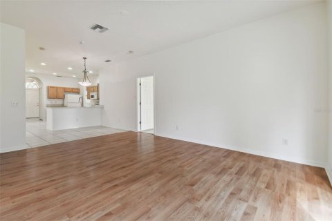 House in Land O' Lakes, Florida 5 bedrooms, 209.96 sq.m. № 1384951 - photo 12