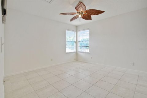 Casa en venta en Land O' Lakes, Florida, 5 dormitorios, 209.96 m2 № 1384951 - foto 30