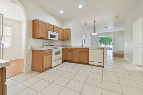 House in Land O' Lakes, Florida 5 bedrooms, 209.96 sq.m. № 1384951 - photo 6