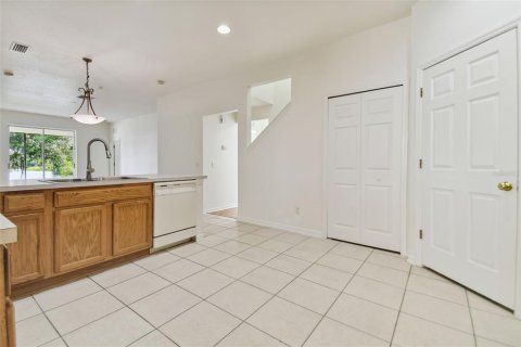 House in Land O' Lakes, Florida 5 bedrooms, 209.96 sq.m. № 1384951 - photo 8