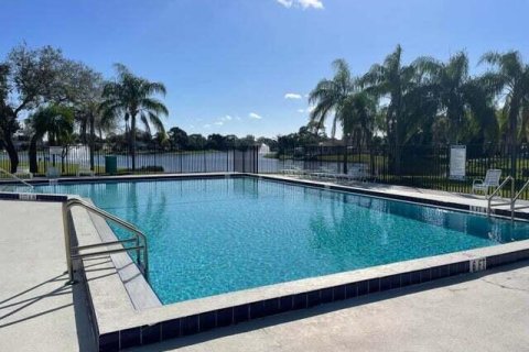 Townhouse in Jupiter, Florida 2 bedrooms, 119.29 sq.m. № 1068384 - photo 16