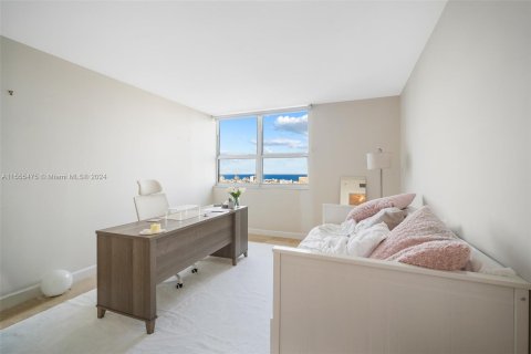 Copropriété à vendre à Miami Beach, Floride: 2 chambres, 100.15 m2 № 1078463 - photo 7