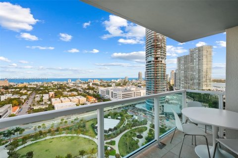 Condo in Miami Beach, Florida, 2 bedrooms  № 1078463 - photo 11