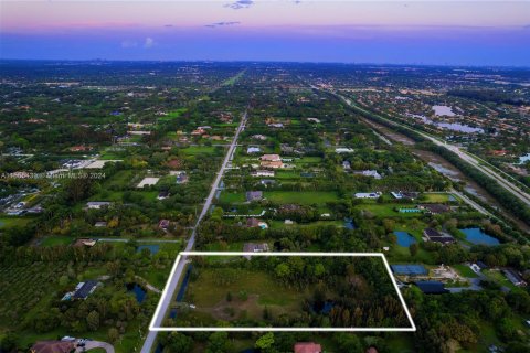 Купить земельный участок в Саутвест-Ранчес, Флорида № 1078462 - фото 6