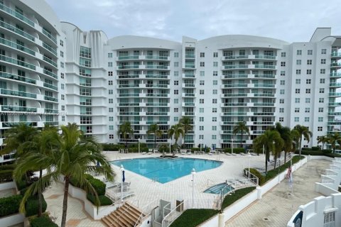 Condominio en venta en North Bay Village, Florida, 2 dormitorios, 116.22 m2 № 1078411 - foto 27