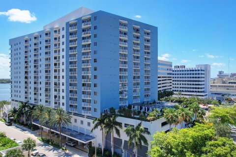 Condominio en venta en West Palm Beach, Florida, 2 dormitorios, 109.16 m2 № 1049796 - foto 1