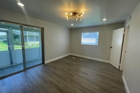 Condominio en venta en Delray Beach, Florida, 1 dormitorio, 66.89 m2 № 1021434 - foto 2