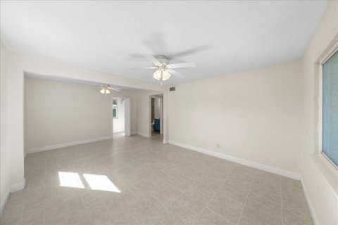 Casa en venta en Palm Bay, Florida, 3 dormitorios, 166.95 m2 № 1029729 - foto 1