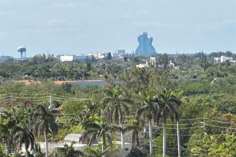 Condo in Hollywood, Florida, 1 bedroom  № 1029648 - photo 3