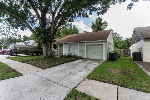 House in Tampa, Florida 3 bedrooms, 99.13 sq.m. № 1302145 - photo 2