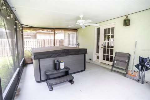 House in Tampa, Florida 3 bedrooms, 99.13 sq.m. № 1302145 - photo 22