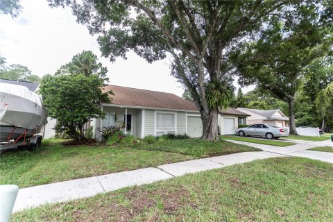 House in Tampa, Florida 3 bedrooms, 99.13 sq.m. № 1302145 - photo 4