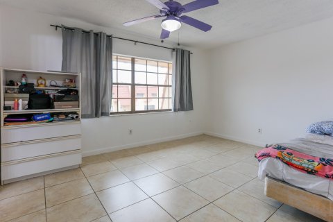 Adosado en venta en Tamarac, Florida, 2 dormitorios, 137.03 m2 № 1038417 - foto 15