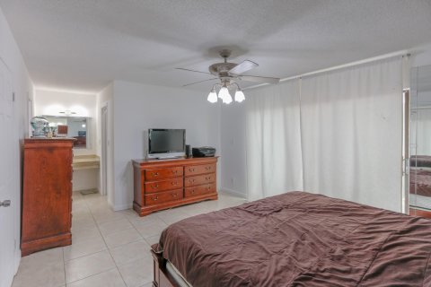 Купить таунхаус в Тамарак, Флорида 2 спальни, 137.03м2, № 1038417 - фото 11