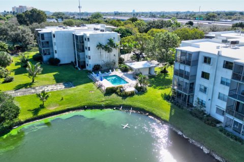 Condominio en venta en Plantation, Florida, 2 dormitorios, 118.91 m2 № 1224936 - foto 30