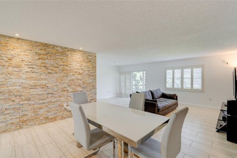 Condo in Plantation, Florida, 2 bedrooms  № 1224936 - photo 18