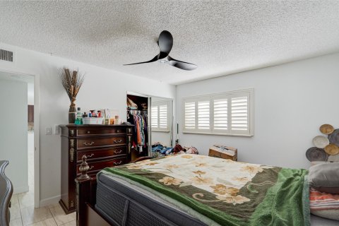 Condo in Plantation, Florida, 2 bedrooms  № 1224936 - photo 1