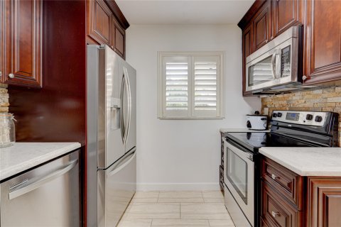 Condo in Plantation, Florida, 2 bedrooms  № 1224936 - photo 21