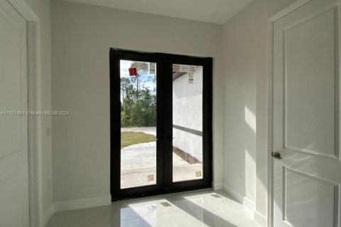 Villa ou maison à vendre à Lehigh Acres, Floride: 3 chambres, 156.54 m2 № 1072146 - photo 13