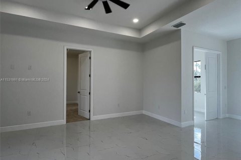 Casa en venta en Lehigh Acres, Florida, 3 dormitorios, 156.54 m2 № 1072146 - foto 10