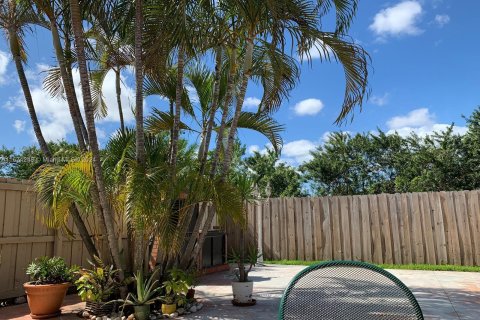 Casa en venta en Miami, Florida, 3 dormitorios, 157.56 m2 № 1397610 - foto 10