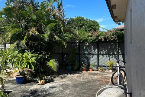 Casa en venta en Miami, Florida, 3 dormitorios, 157.56 m2 № 1397610 - foto 7