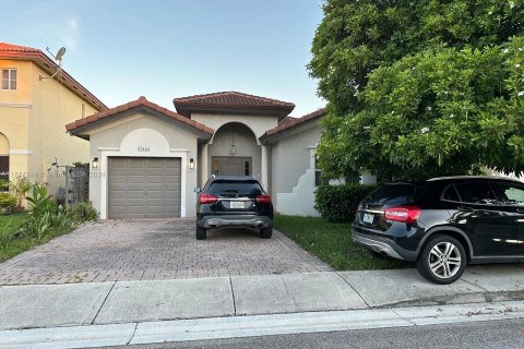 Casa en venta en Miami, Florida, 3 dormitorios, 157.56 m2 № 1397610 - foto 1