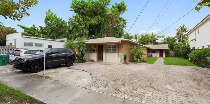 Immobilier commercial à Miami, Floride 259.75 m2 № 1397607