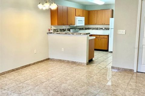 Condominio en alquiler en Kissimmee, Florida, 2 dormitorios, 72.84 m2 № 1346786 - foto 3