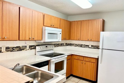 Condominio en alquiler en Kissimmee, Florida, 2 dormitorios, 72.84 m2 № 1346786 - foto 6