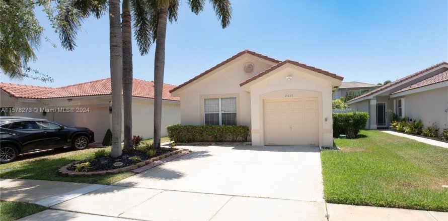 Casa en Miramar, Florida 3 dormitorios, 113.43 m2 № 1232501