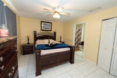 Casa en venta en Miramar, Florida, 3 dormitorios, 113.43 m2 № 1232501 - foto 2