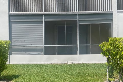 Copropriété à vendre à Pembroke Pines, Floride: 1 chambre, 75.34 m2 № 1223960 - photo 13