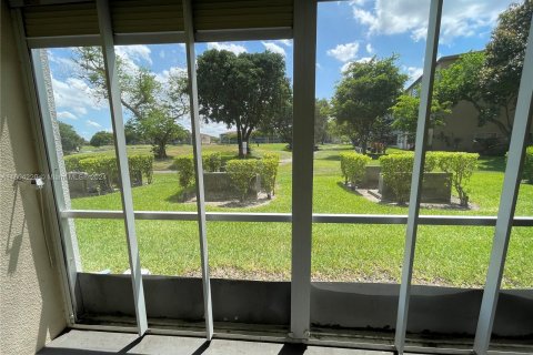 Copropriété à vendre à Pembroke Pines, Floride: 1 chambre, 75.34 m2 № 1223960 - photo 10