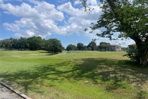 Condo in Pembroke Pines, Florida, 1 bedroom  № 1223960 - photo 18