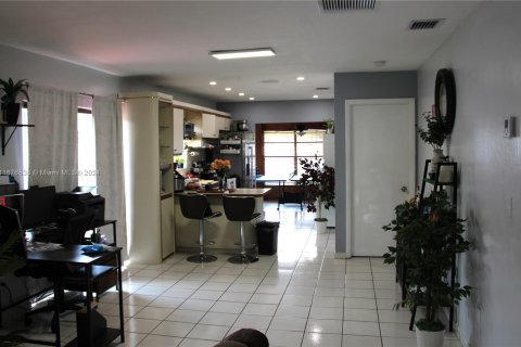 Casa en venta en Miami, Florida, 3 dormitorios, 105.72 m2 № 1402619 - foto 10