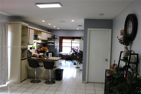 Casa en venta en Miami, Florida, 3 dormitorios, 105.72 m2 № 1402619 - foto 9