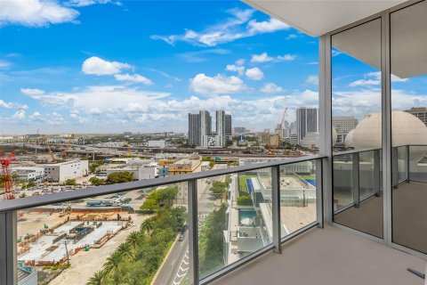 Condo in Miami, Florida, 1 bedroom  № 1402617 - photo 19