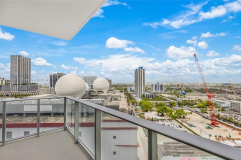 Condo in Miami, Florida, 1 bedroom  № 1402617 - photo 21