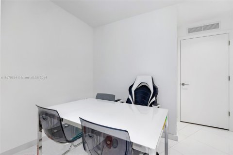 Condominio en venta en Miami, Florida, 1 dormitorio, 86.31 m2 № 1402617 - foto 3