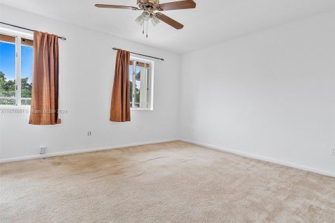 Touwnhouse à vendre à Hialeah, Floride: 2 chambres, 122.07 m2 № 1402662 - photo 20